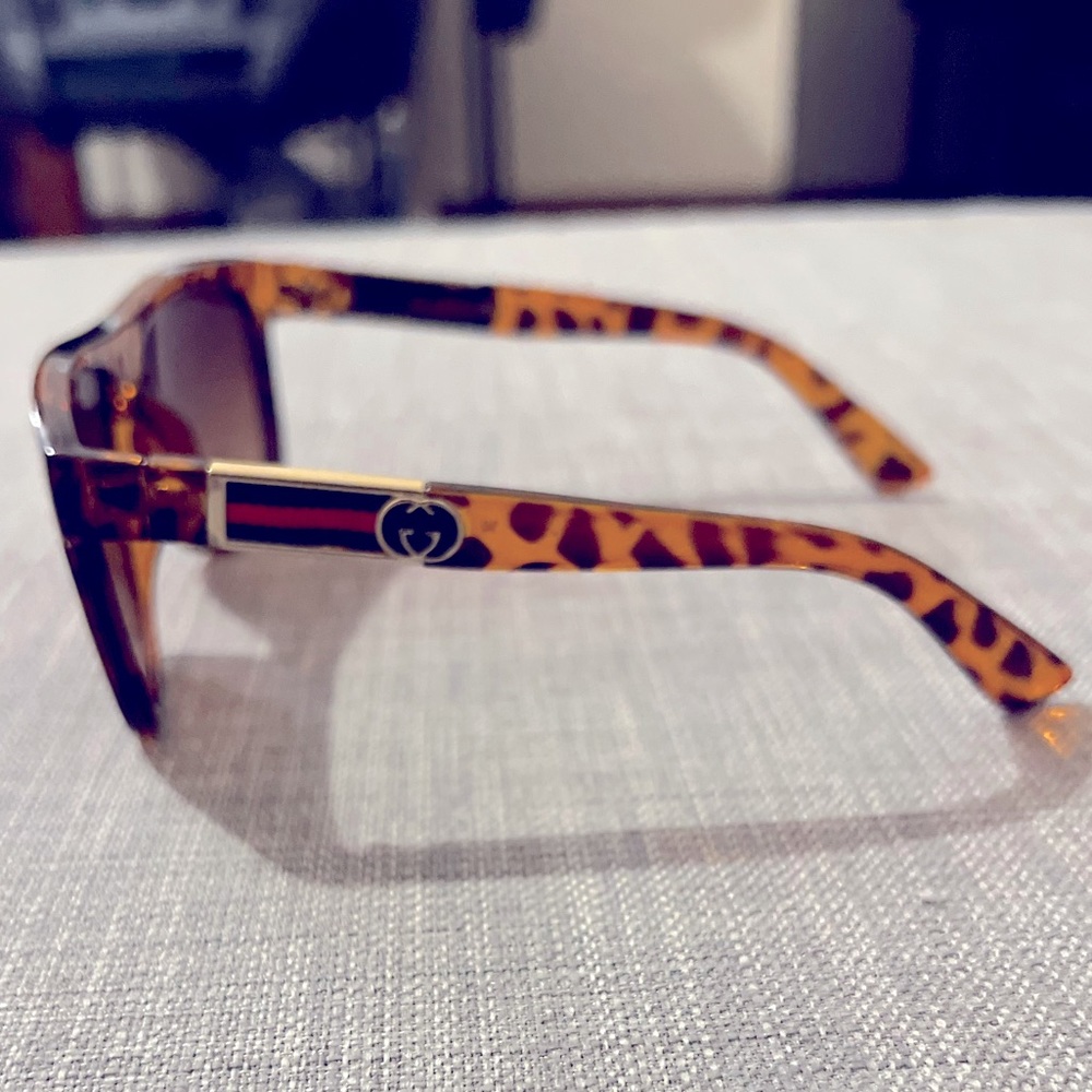 Women Vintage Gucci Sunglasses
